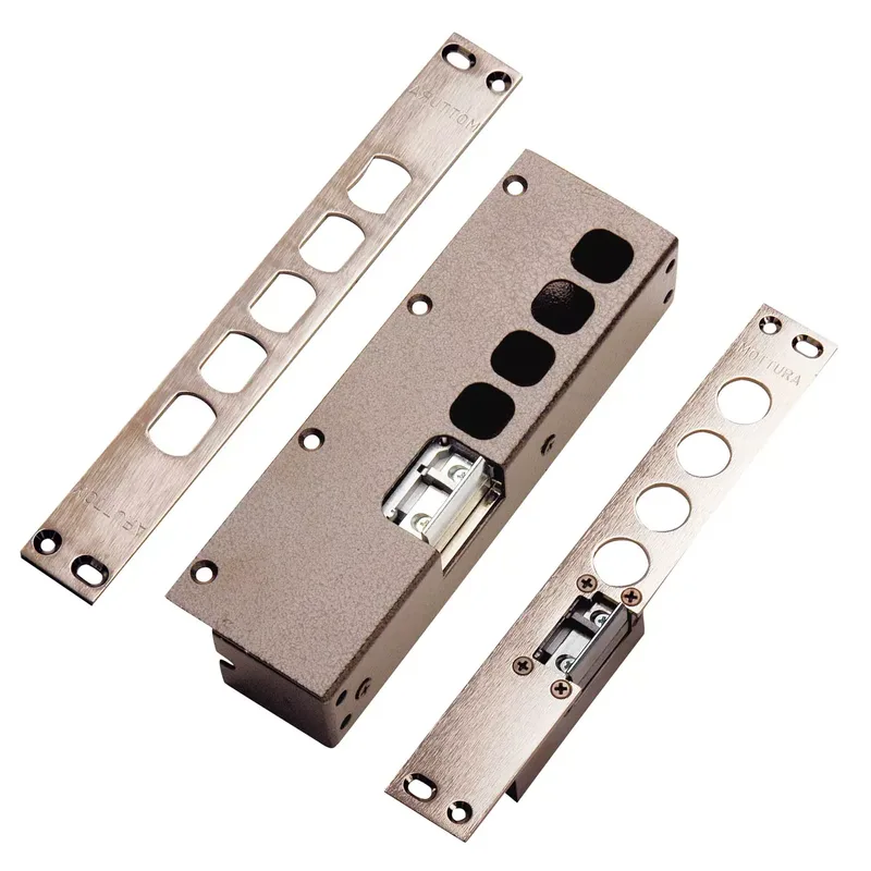 Serrure Mottura pour grille et menuiserie en fer avec gâche